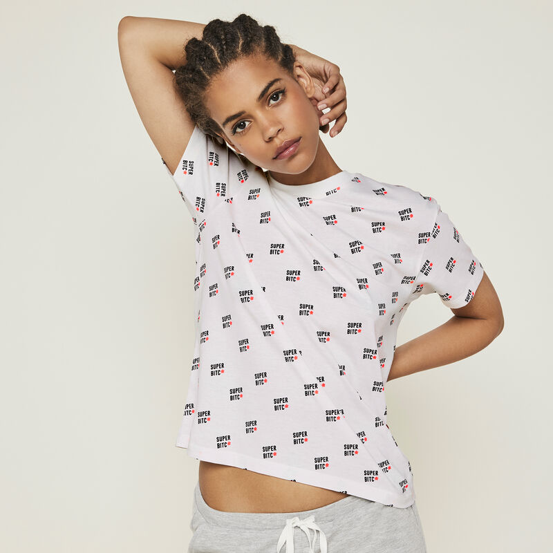 Top con estampado bitchiz Top con estampado bitchiz;