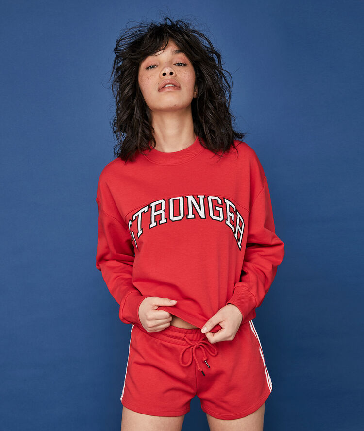 Sudadera roja excusiz grey.