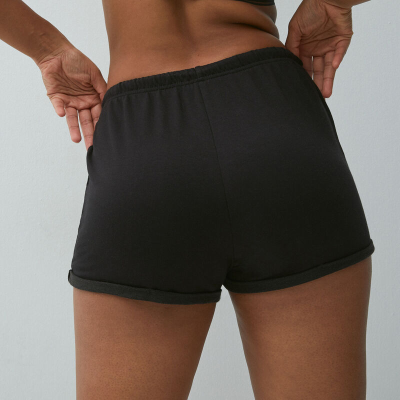 shorts lisos con detalle de cordón - negro shorts lisos con detalle de cordón - negro;