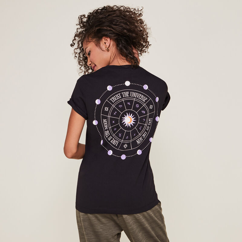 Top con estampado astro nirvaportiz Top con estampado astro nirvaportiz;
