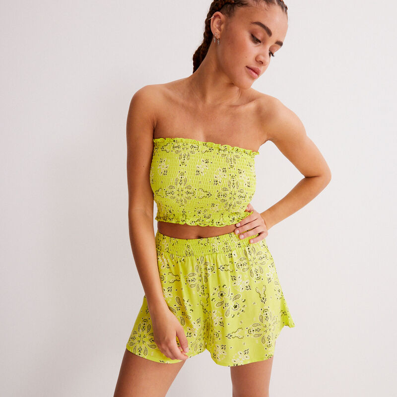 Top fruncido tipo bandeau con estampado bandana - verde Top fruncido tipo bandeau con estampado bandana - verde;