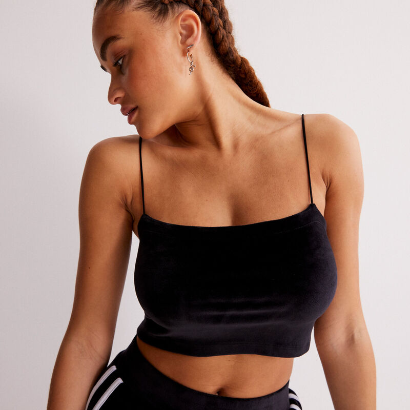 Top de terciopelo con tirantes finos - negro Top de terciopelo con tirantes finos - negro;