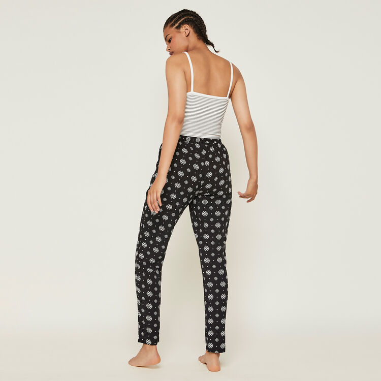 Crop top con automáticos petitrayiz Crop top con automáticos petitrayiz;