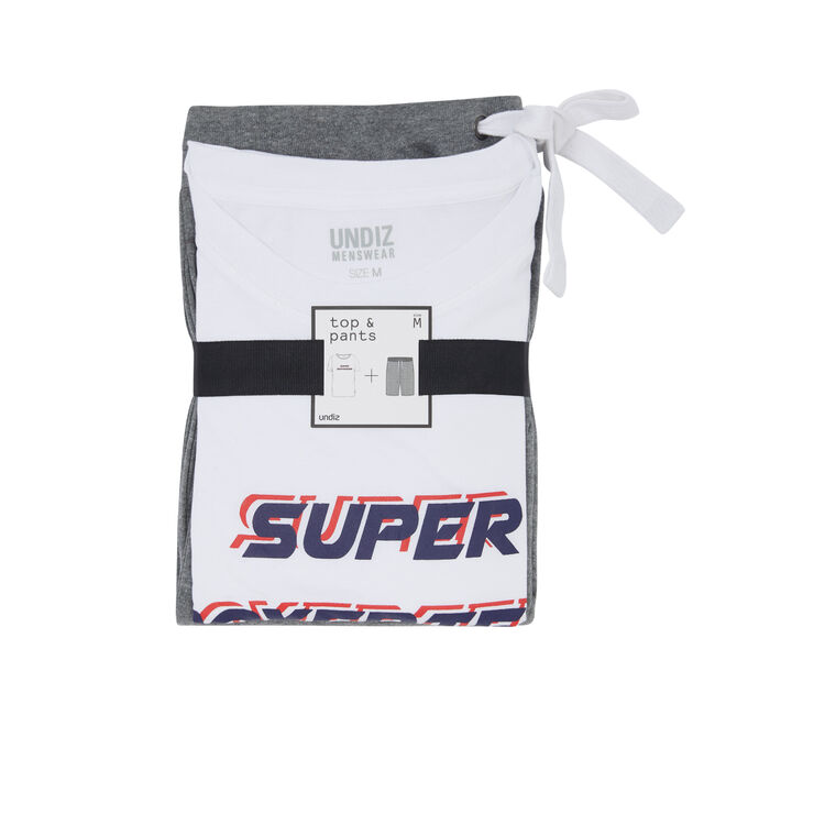 Set de pijama con mensaje superboyiz blanco.