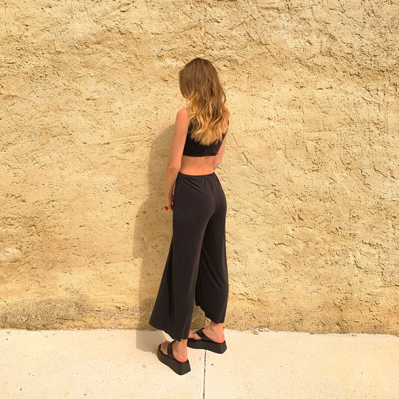 Mono con pantalón con detalle de lazo - negro Mono con pantalón con detalle de lazo - negro;