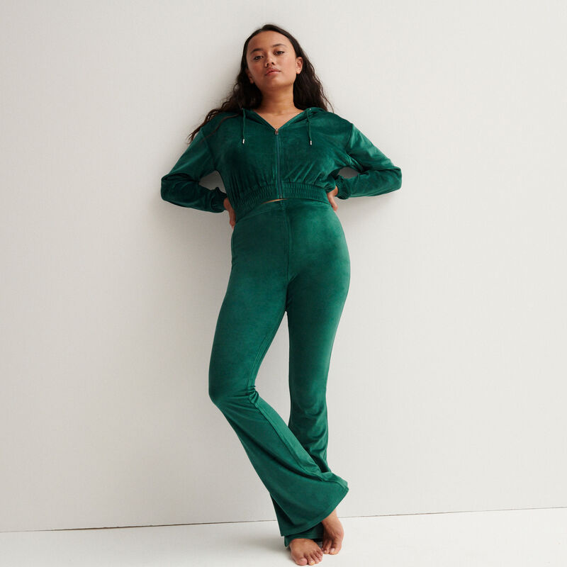 chaqueta crop de terciopelo con talle elástico - verde pino chaqueta crop de terciopelo con talle elástico - verde pino;
