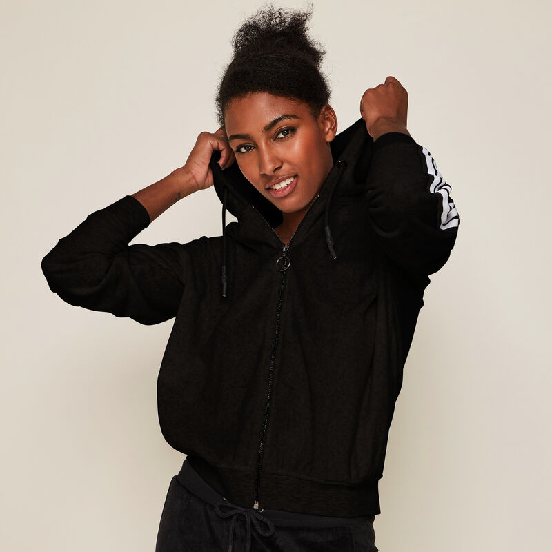 Sudadera tipo terciopelo helloiz Sudadera tipo terciopelo helloiz;