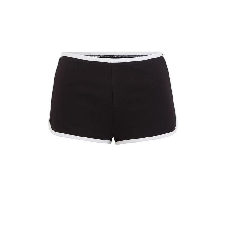 Short negro culottiz negro.