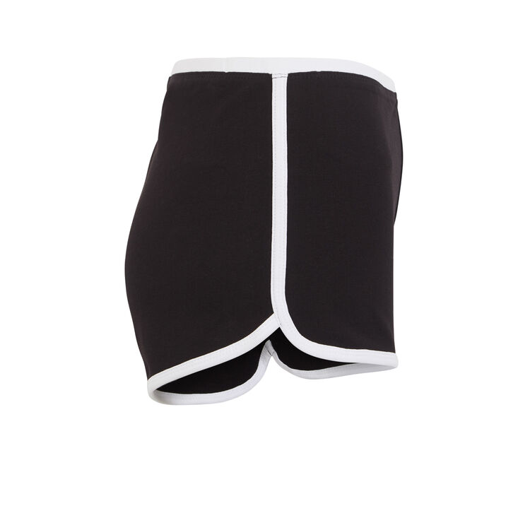 Short negro culottiz negro.