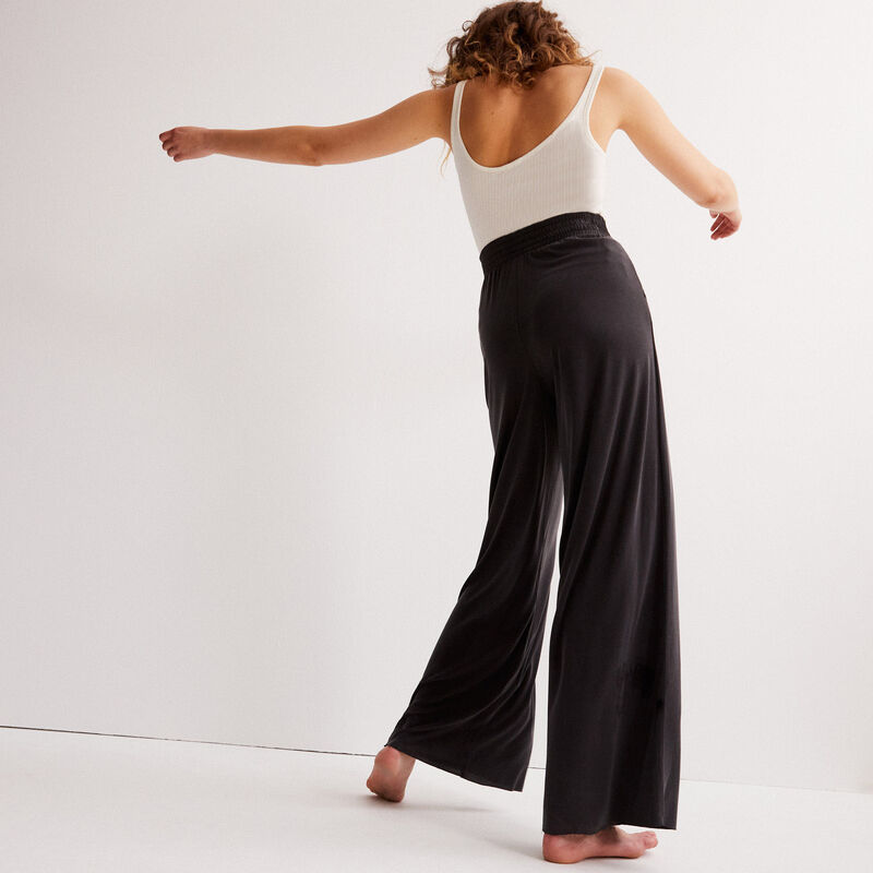 Pantalón ancho con efecto piel de melocotón - negro Pantalón ancho con efecto piel de melocotón - negro;