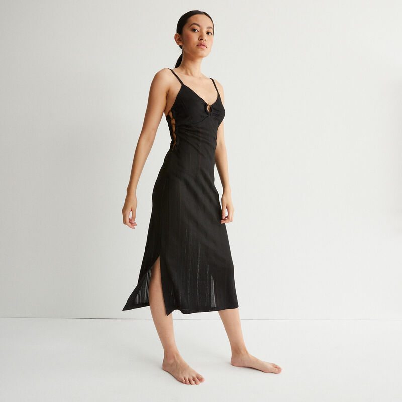 vestido largo calado y con escote con anillas - negro vestido largo calado y con escote con anillas - negro;