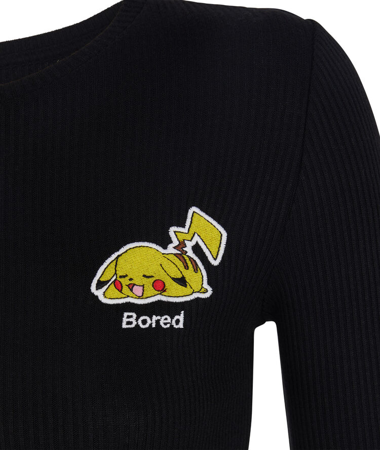 Top de manga larga con detalle con bordados pikaballiz negro.