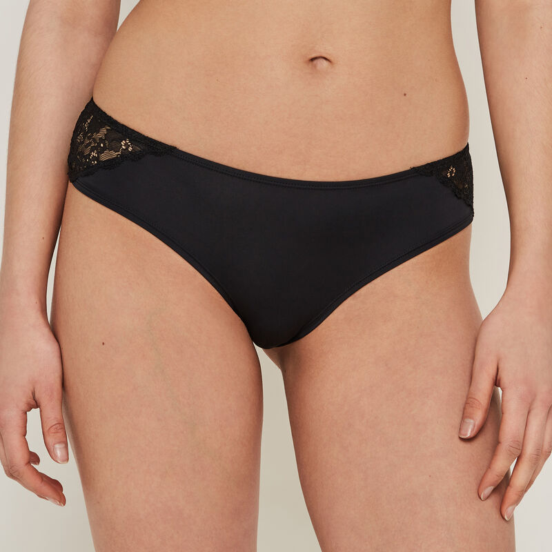 Braguita culotte con detalle de bisutería rinaucoeuriz Braguita culotte con detalle de bisutería rinaucoeuriz;