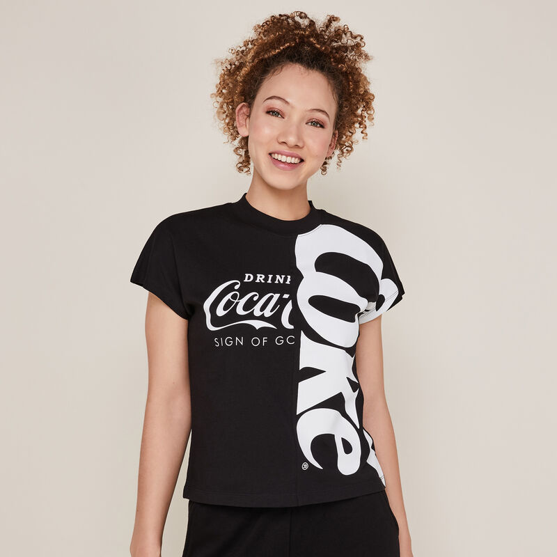 Top de manga corta de coca-cola negro Top de manga corta de coca-cola negro;