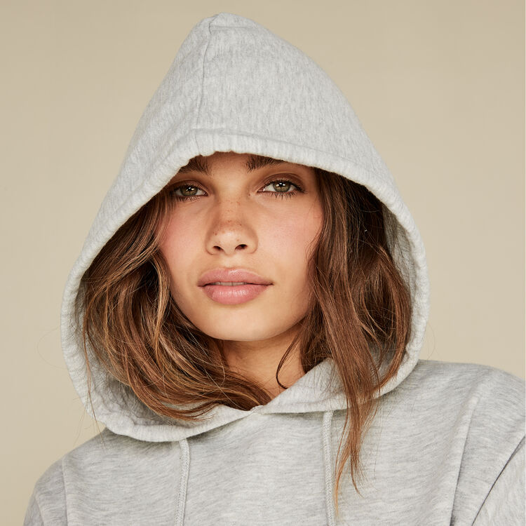 Sudadera gris hellochatiz grey.