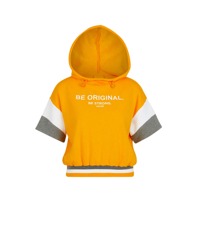 Sudadera deportiva con mensaje basicsportiz ocre.