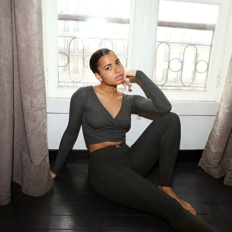 Leggings cómodos con mensaje 100 % love - gris oscuro Leggings cómodos con mensaje 100 % love - gris oscuro;