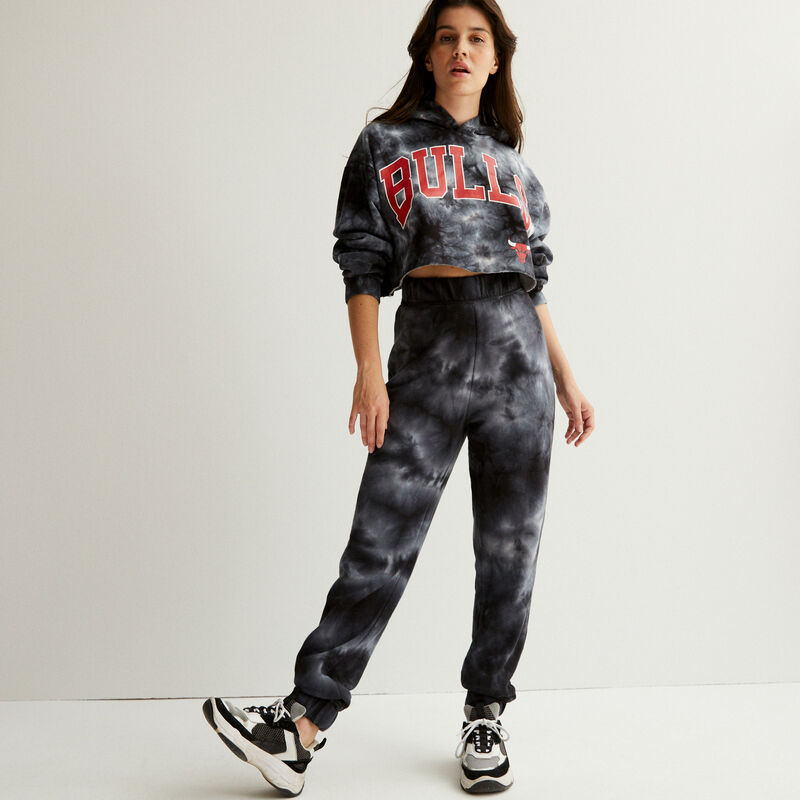sudadera crop smoke chicago bulls - negro sudadera crop smoke chicago bulls - negro;