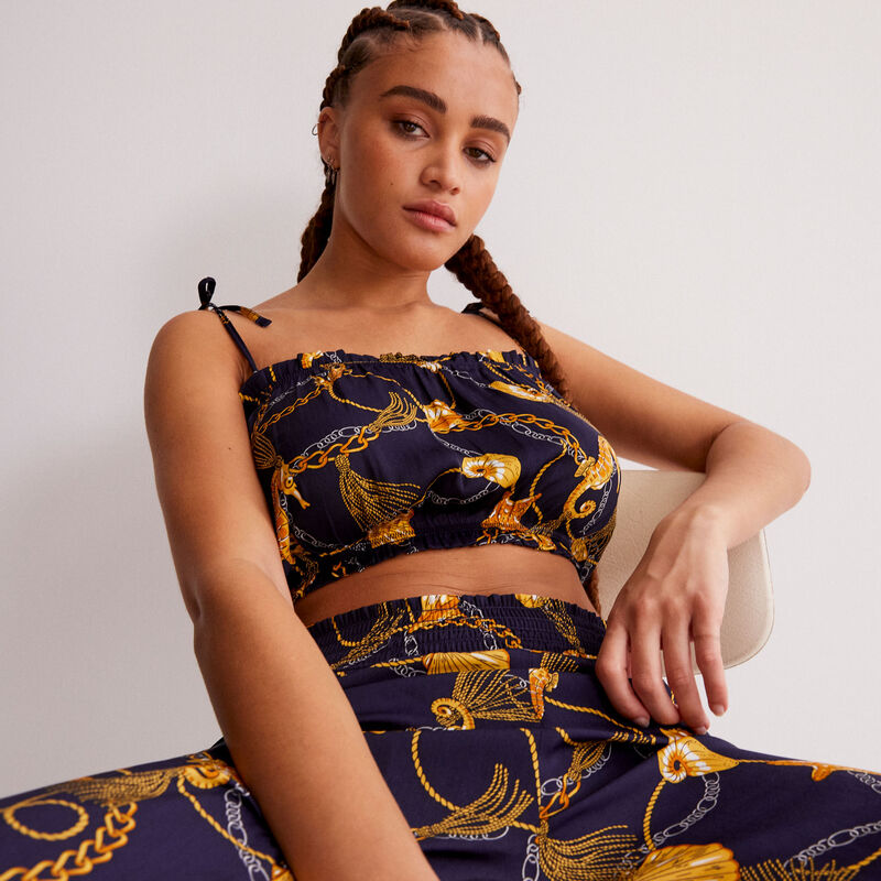 Top fruncido con estampado de cadenas y conchas con goma - azul Top fruncido con estampado de cadenas y conchas con goma - azul;