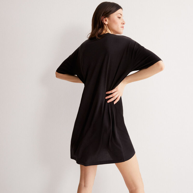 Túnica recta con cuello en V - negro Túnica recta con cuello en V - negro;